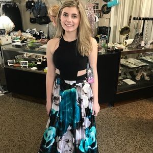 New NWT Prom Dress Size 0 Blondie Nites